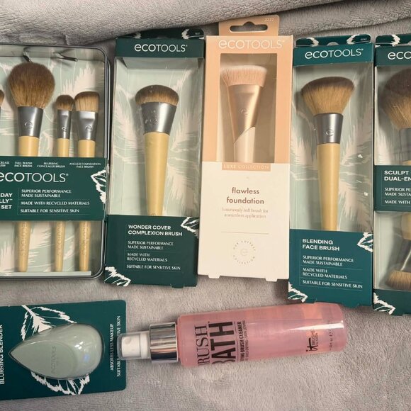 EcoTools Brush/Blender/Cleaner BUNDLE - BRAND NEW 9 brushes/1 blender/1 cleaner - Picture 1 of 8